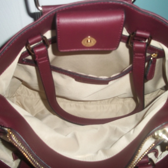 Maroon Faux Leather Handle Tote w/ Shoulder Strap - Picture 5 of 7